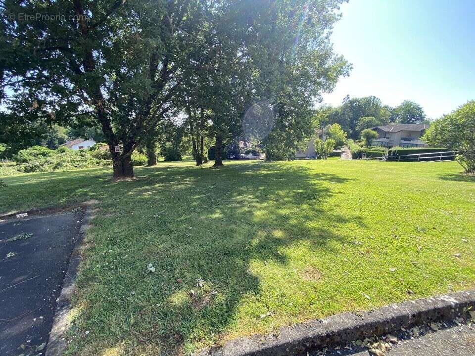 Appartement à CAZAUBON