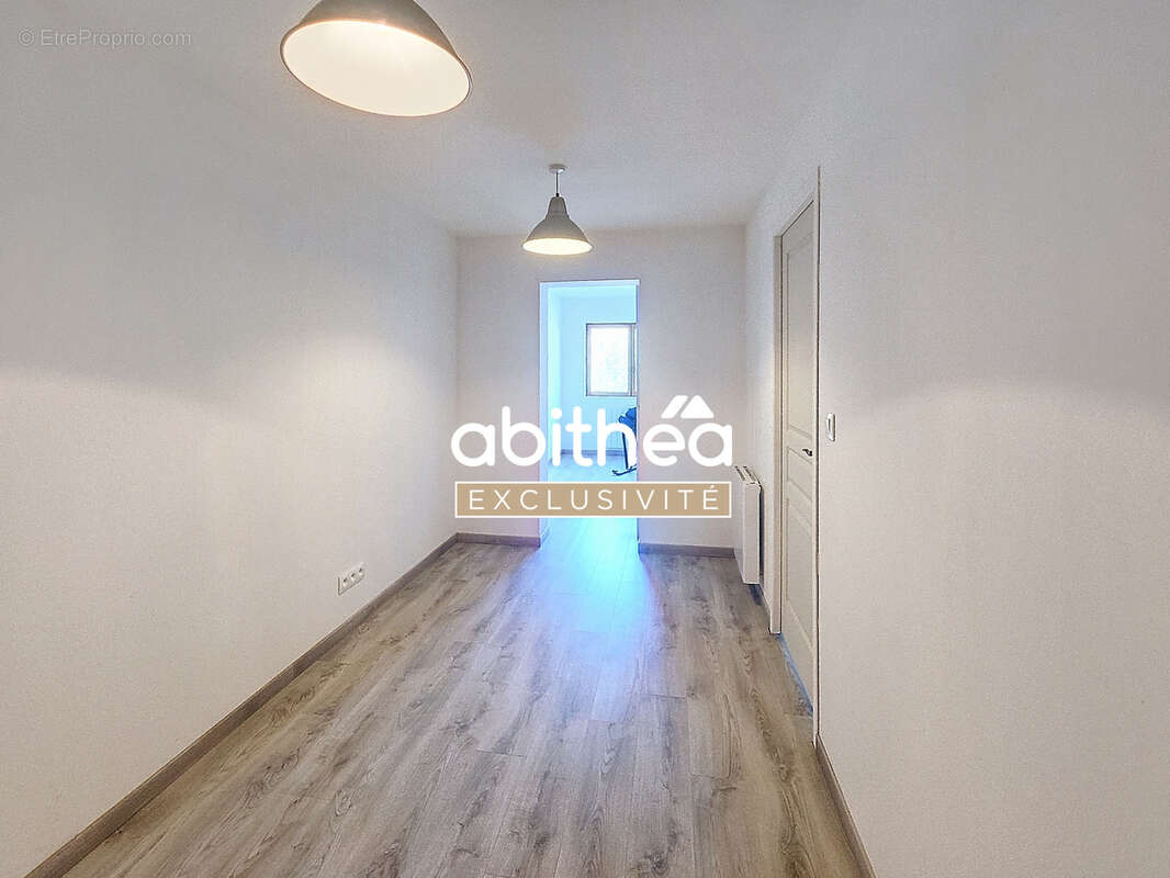 Maison à SAINT-GENIS-DE-SAINTONGE