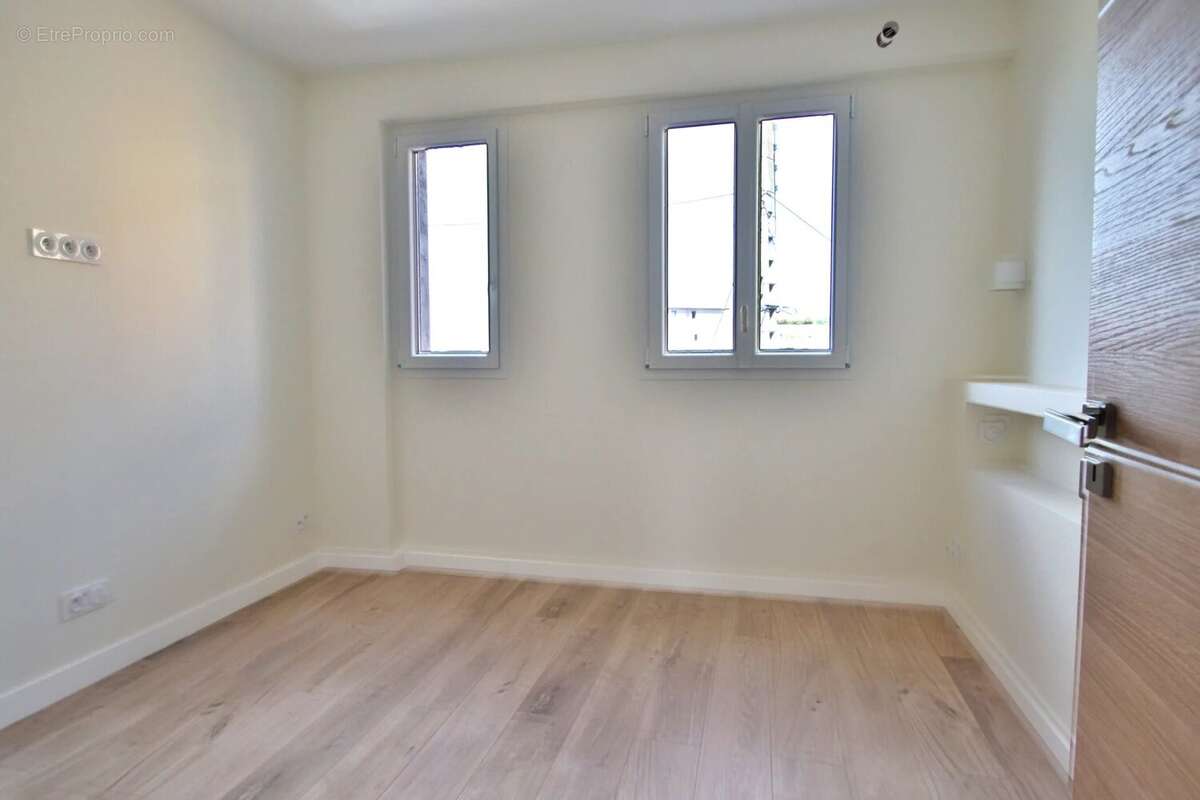 Appartement à MANDELIEU-LA-NAPOULE