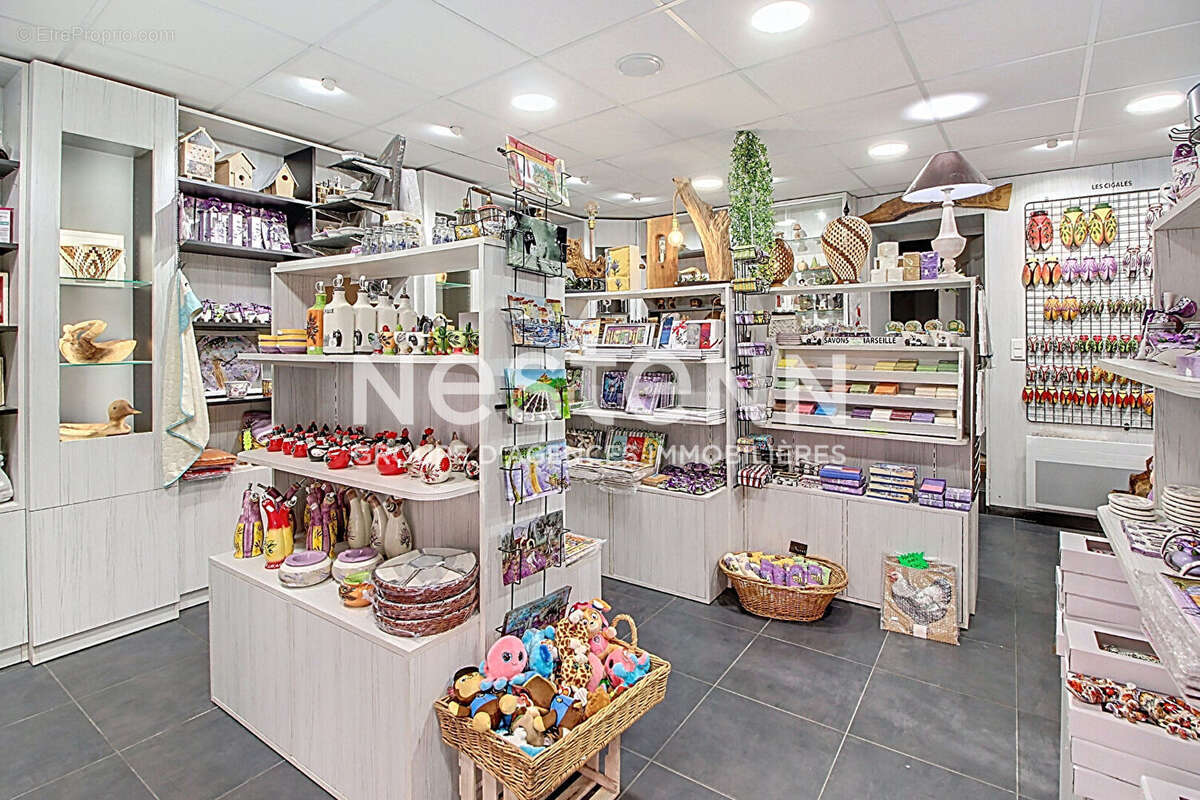 Commerce à COTIGNAC