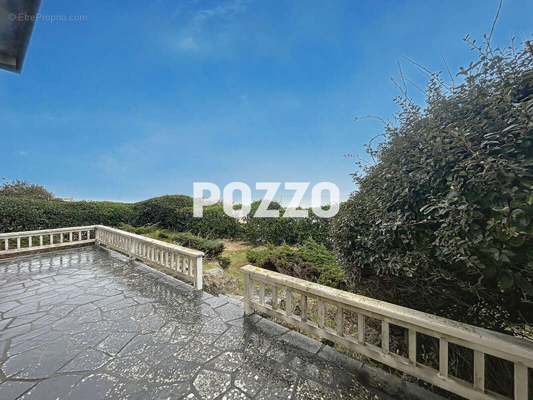 Maison à JULLOUVILLE