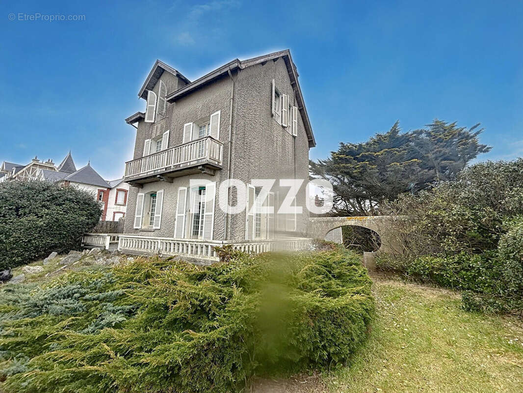 Maison à JULLOUVILLE