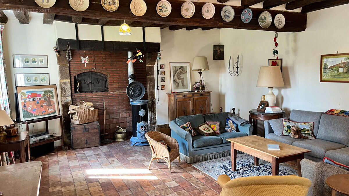 Maison à SAINT-SAUVEUR-EN-PUISAYE