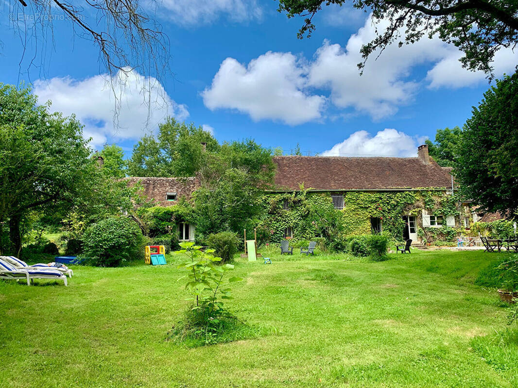 Maison à SAINT-SAUVEUR-EN-PUISAYE