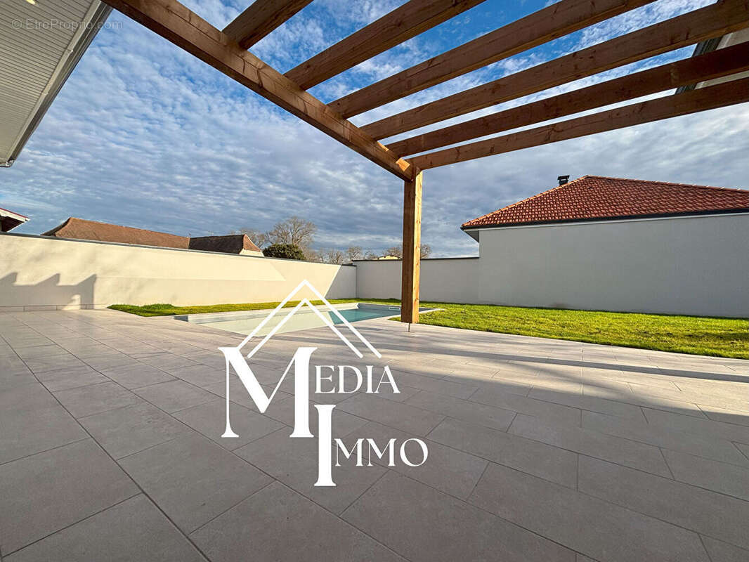 Maison à MAZEROLLES