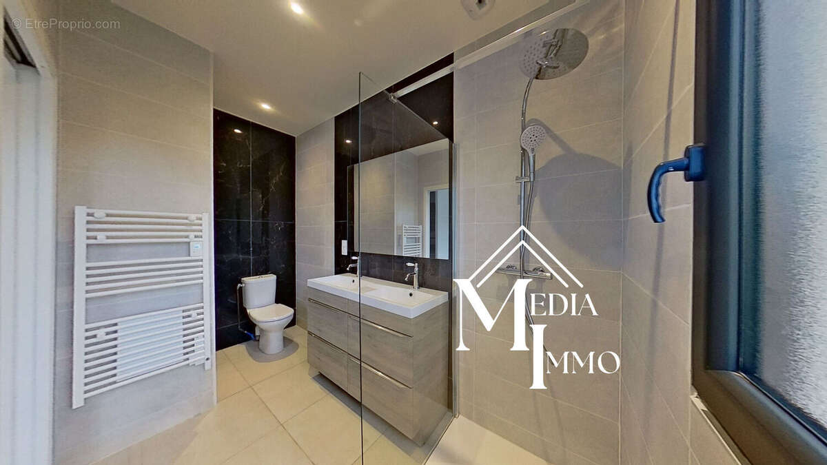 Maison à MAZEROLLES