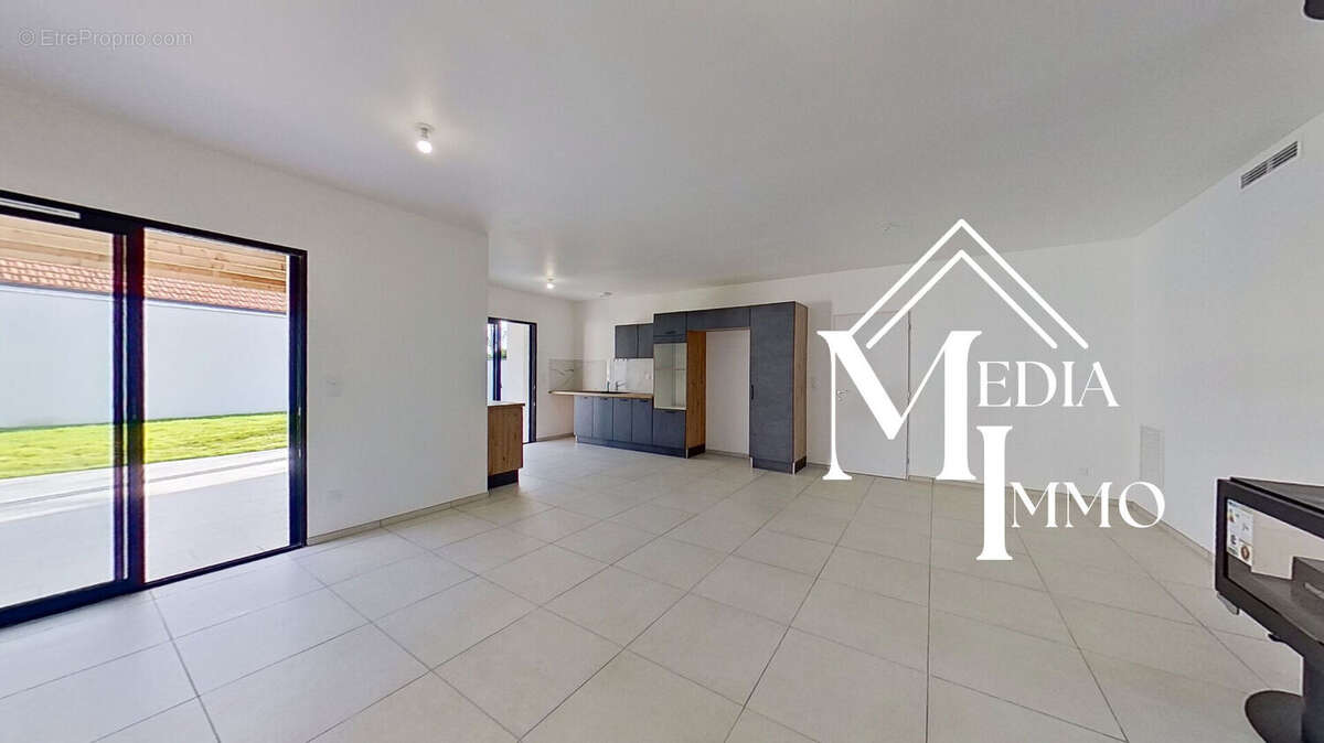 Maison à MAZEROLLES