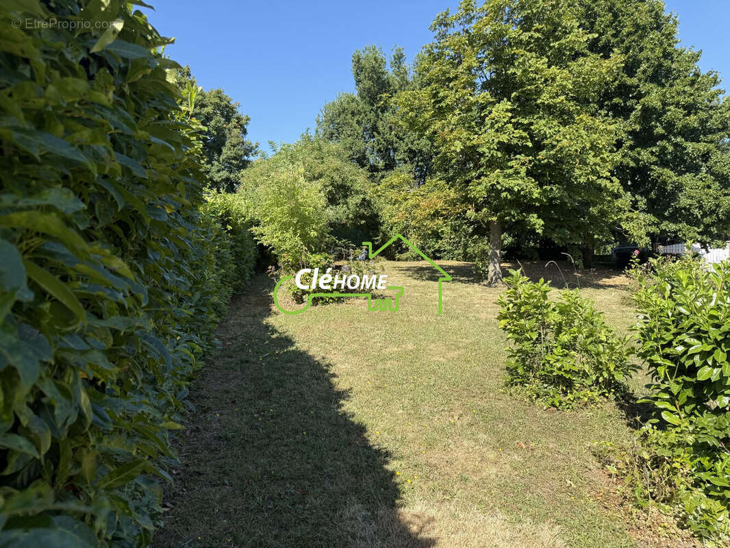 Maison à LA TOUR-DE-SALVAGNY