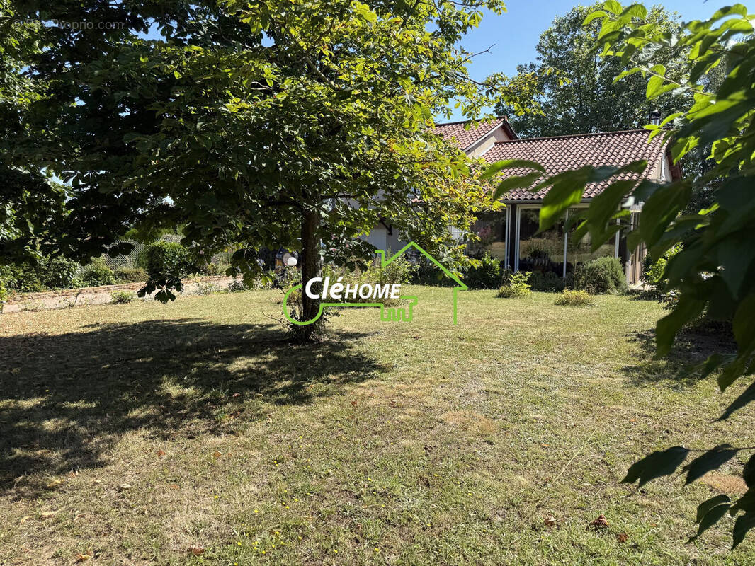 Maison à LA TOUR-DE-SALVAGNY