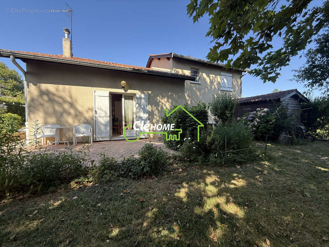 Maison à LA TOUR-DE-SALVAGNY