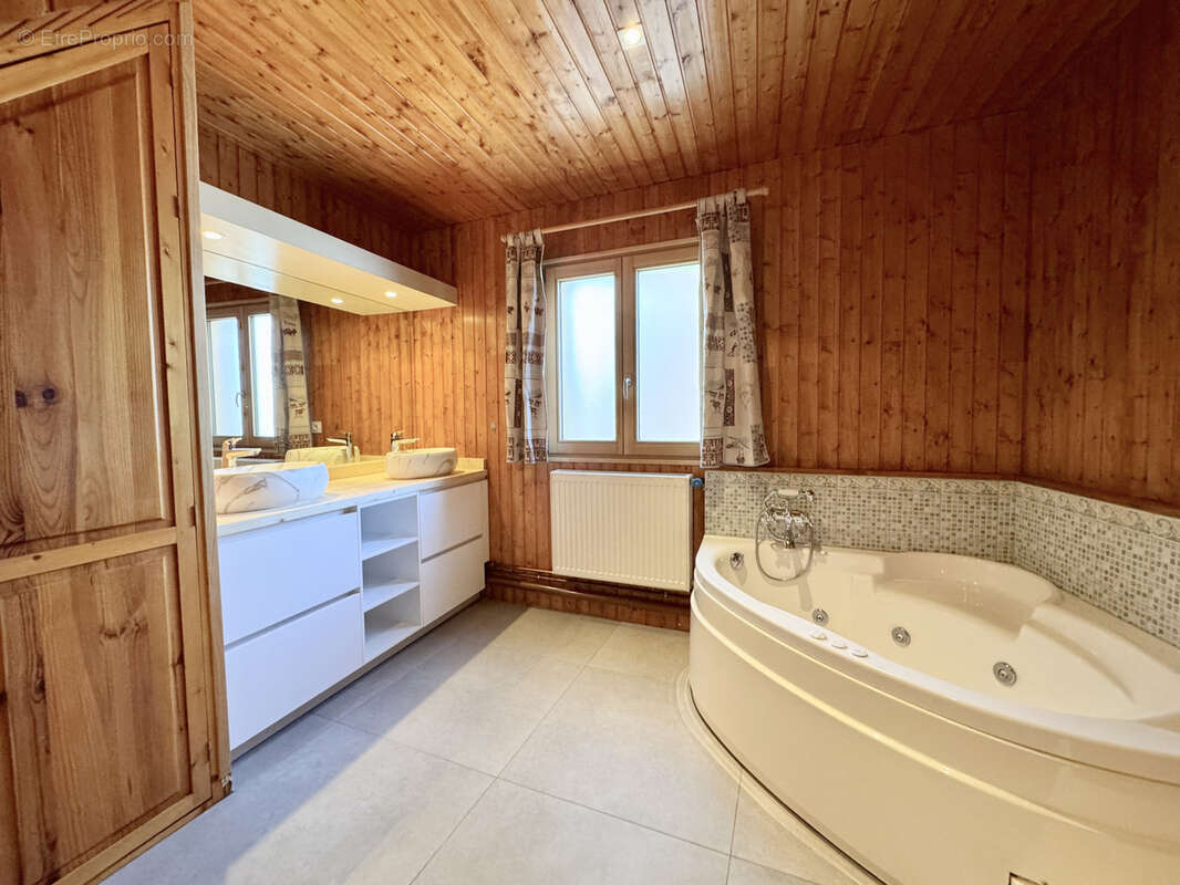 Maison à FONTCOUVERTE-LA-TOUSSUIRE