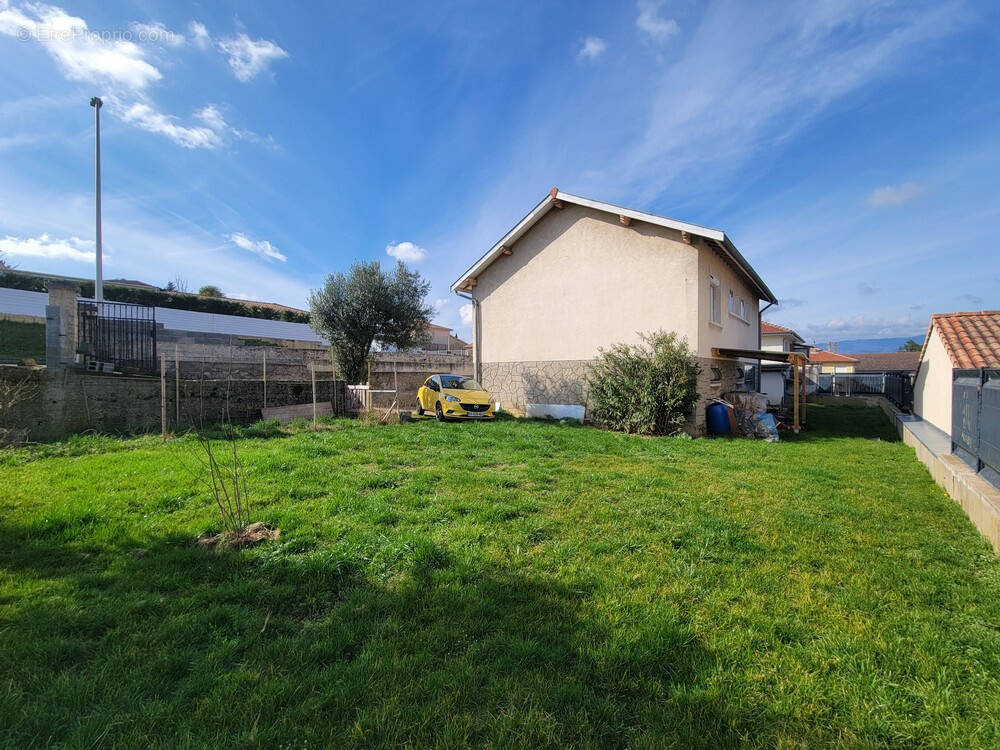 Maison à SALAISE-SUR-SANNE