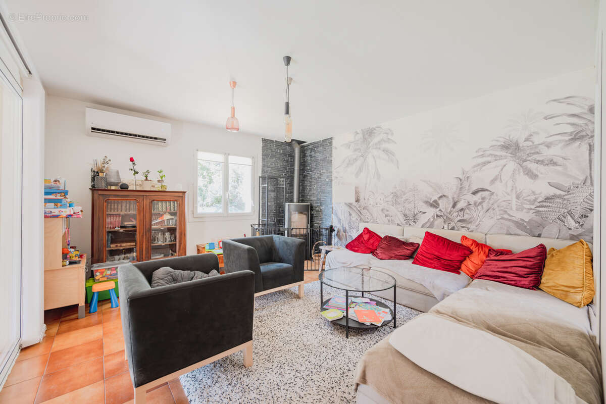 Maison à SOLLIES-TOUCAS