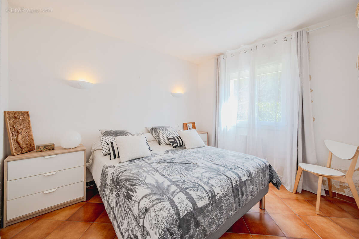 Maison à SOLLIES-TOUCAS