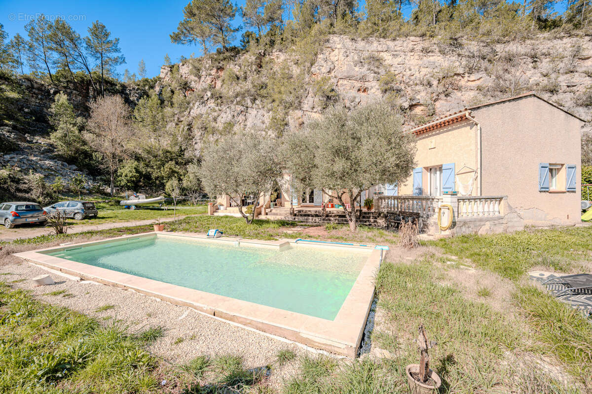 Maison à SOLLIES-TOUCAS