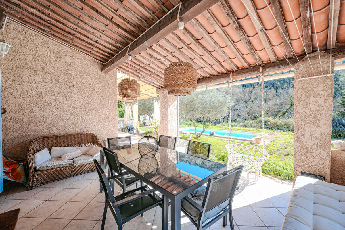 Maison à SOLLIES-TOUCAS