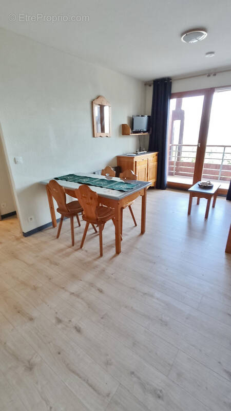Appartement à LE CHATEL