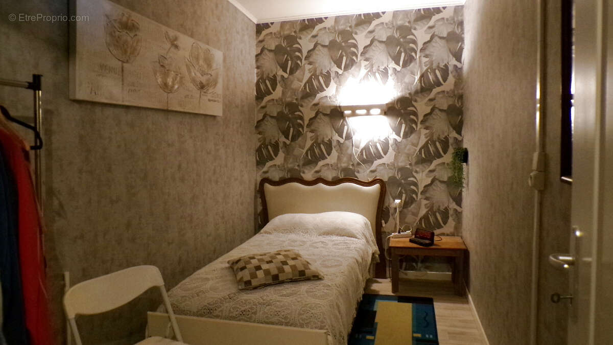 Maison à AINAY-LE-CHATEAU