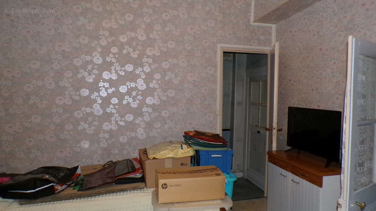 Maison à AINAY-LE-CHATEAU