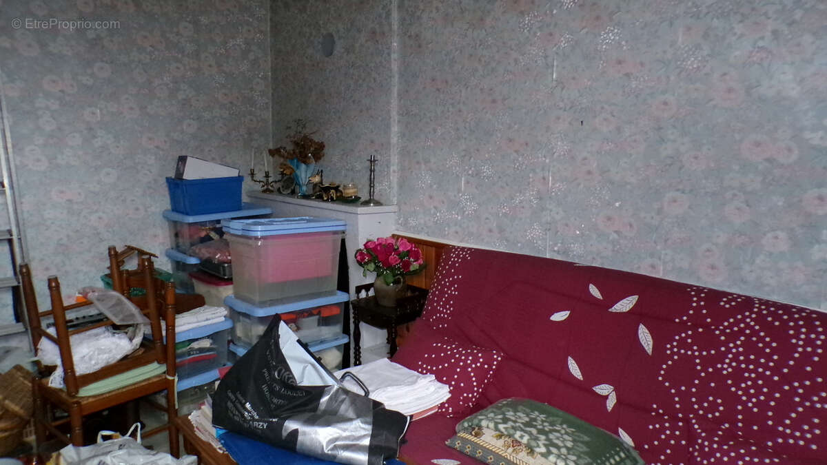 Maison à AINAY-LE-CHATEAU