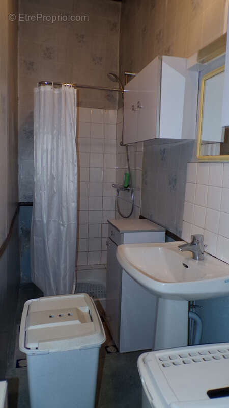 Maison à AINAY-LE-CHATEAU