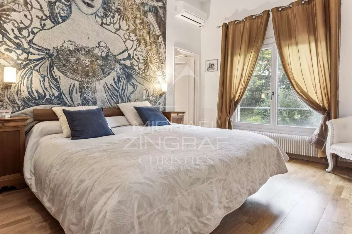 Maison à MANDELIEU-LA-NAPOULE