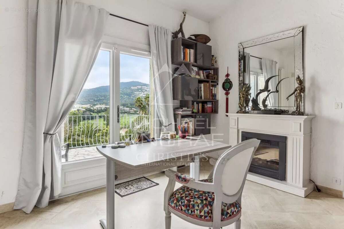 Maison à MANDELIEU-LA-NAPOULE