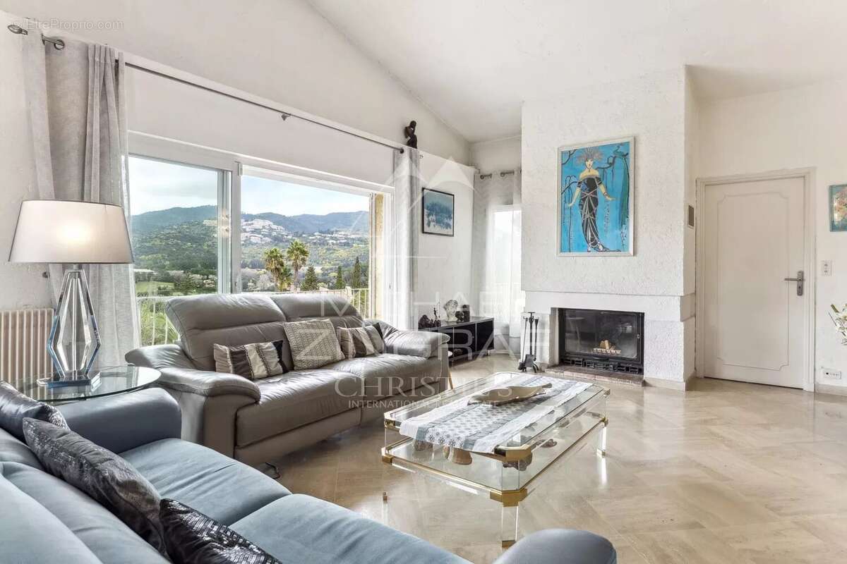 Maison à MANDELIEU-LA-NAPOULE