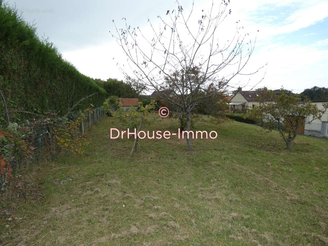 Terrain à MARIGNE-LAILLE