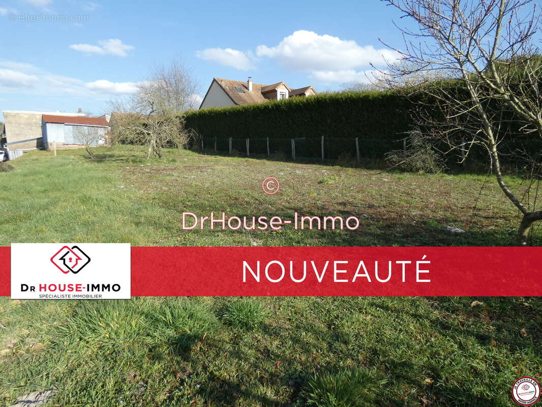 Terrain à MARIGNE-LAILLE