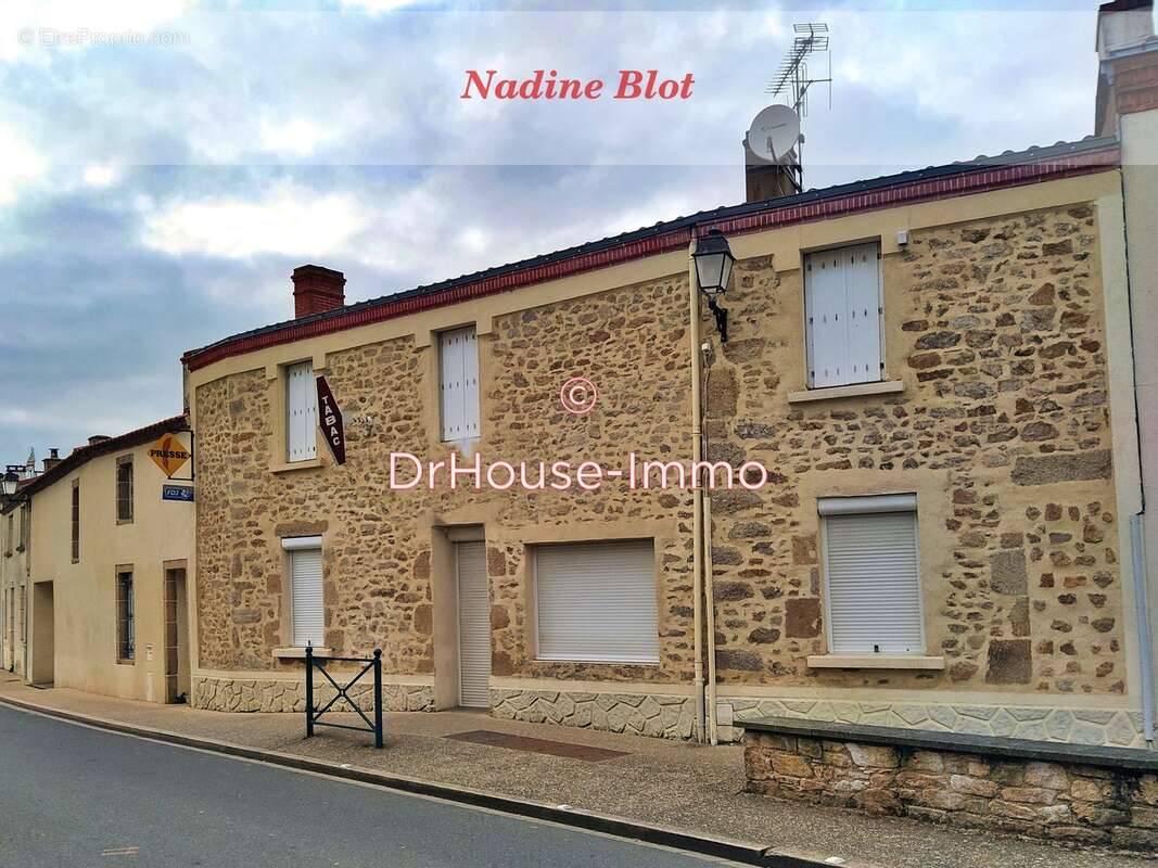 Commerce à SAINT-MARTIN-DES-TILLEULS