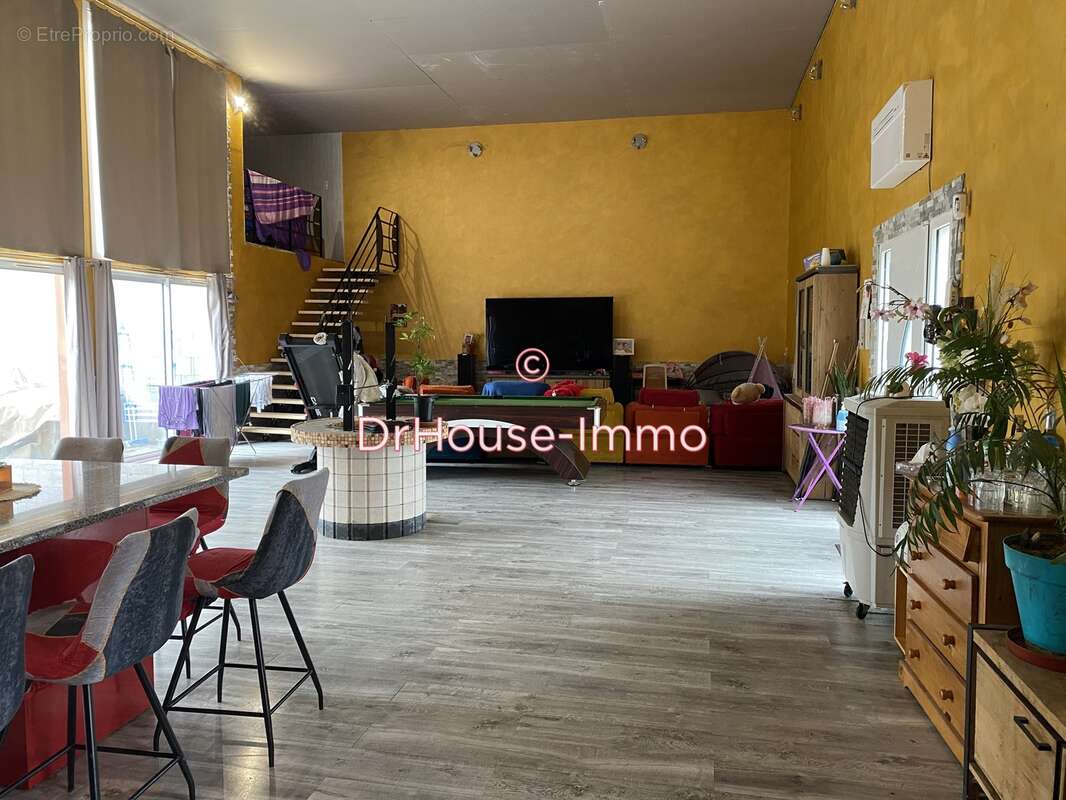 Commerce à SAUGNACQ-ET-MURET