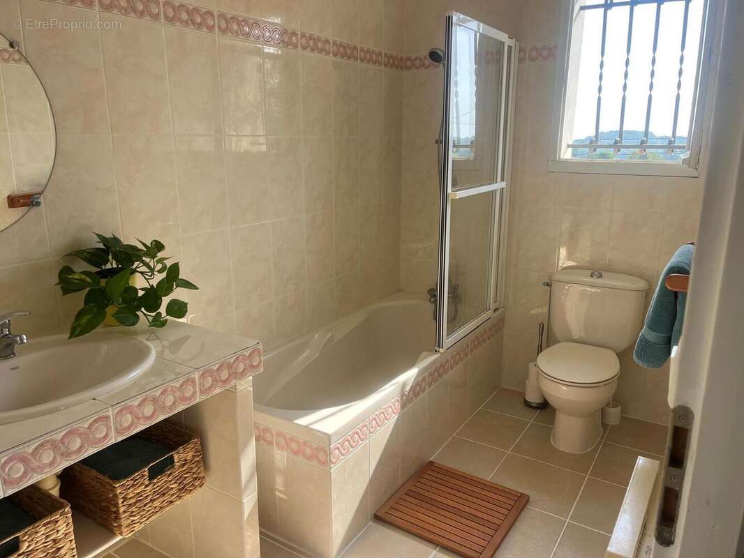 sdb baignoire - Maison à MIELAN