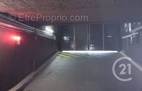 Parking à PARIS-12E