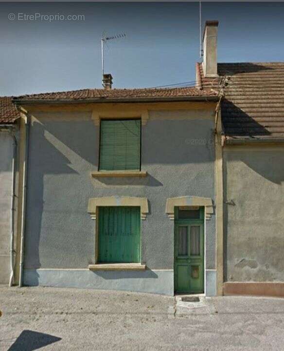 Maison à LA ROCHE-EN-BRENIL