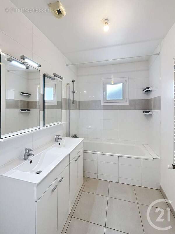 Appartement à BRIE-COMTE-ROBERT