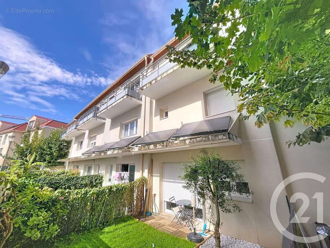 Appartement à BRIE-COMTE-ROBERT