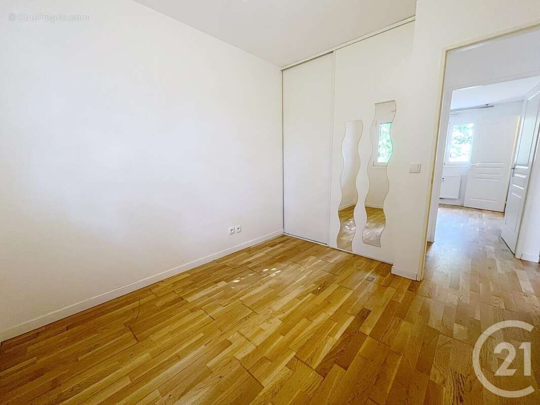 Appartement à BRIE-COMTE-ROBERT