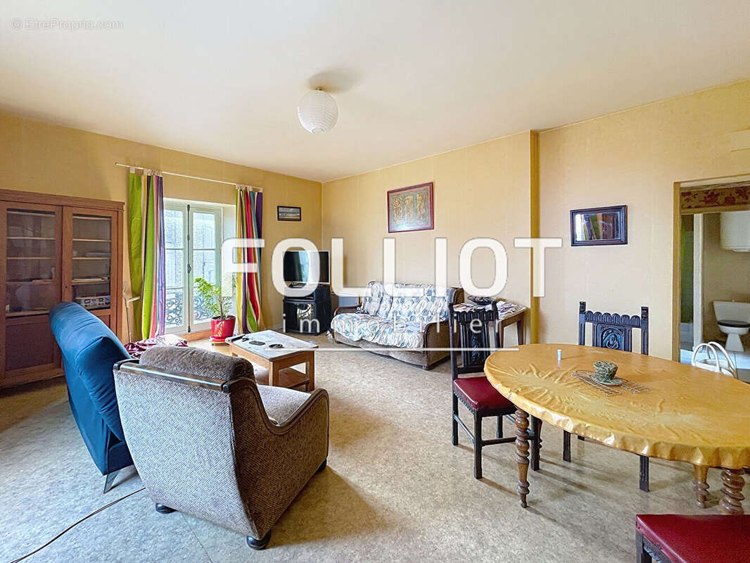 Appartement à FOUGERES