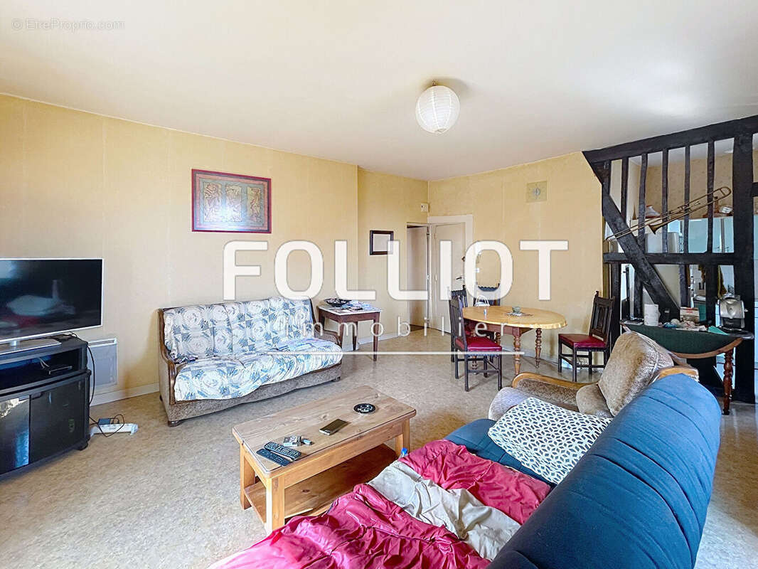 Appartement à FOUGERES