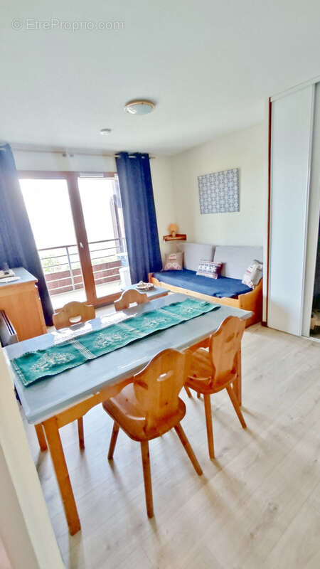 Appartement à LE CHATEL