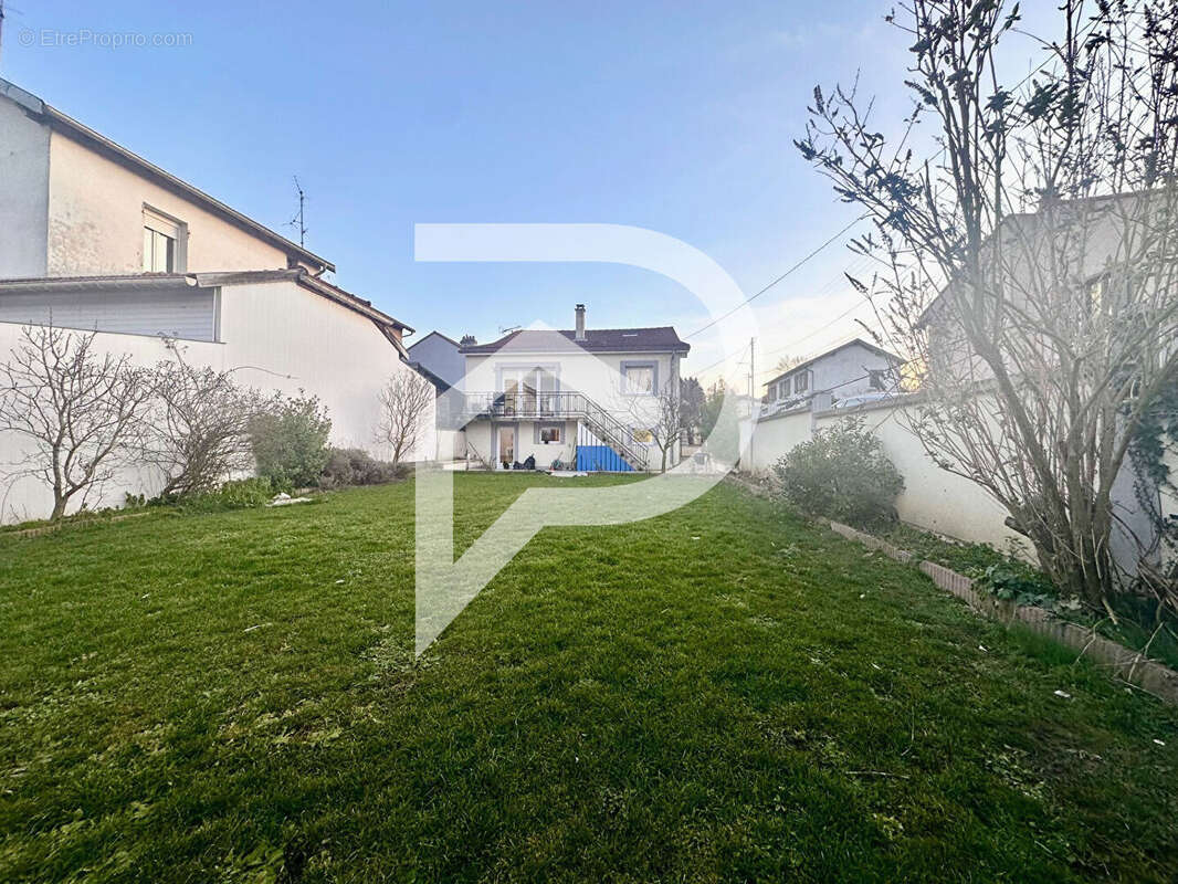 Maison à BLAINVILLE-SUR-L&#039;EAU