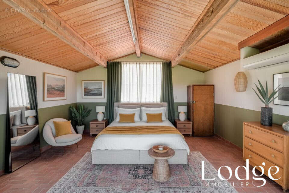 Maison à SIMIANE-COLLONGUE