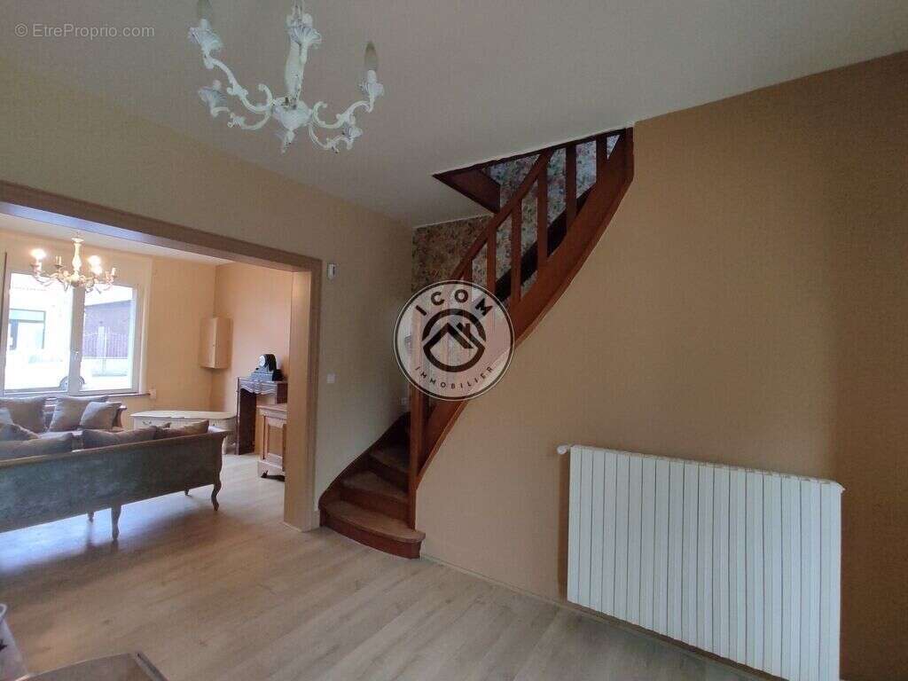 Maison à AULNOYE-AYMERIES