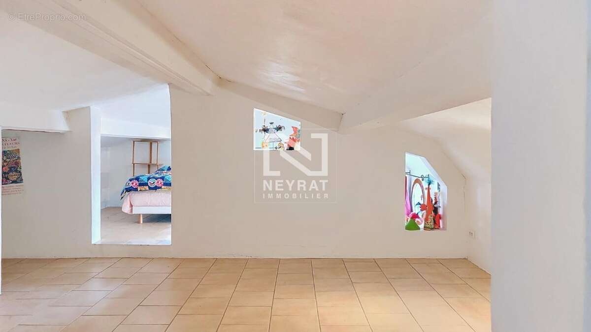 Maison à MONTAUROUX