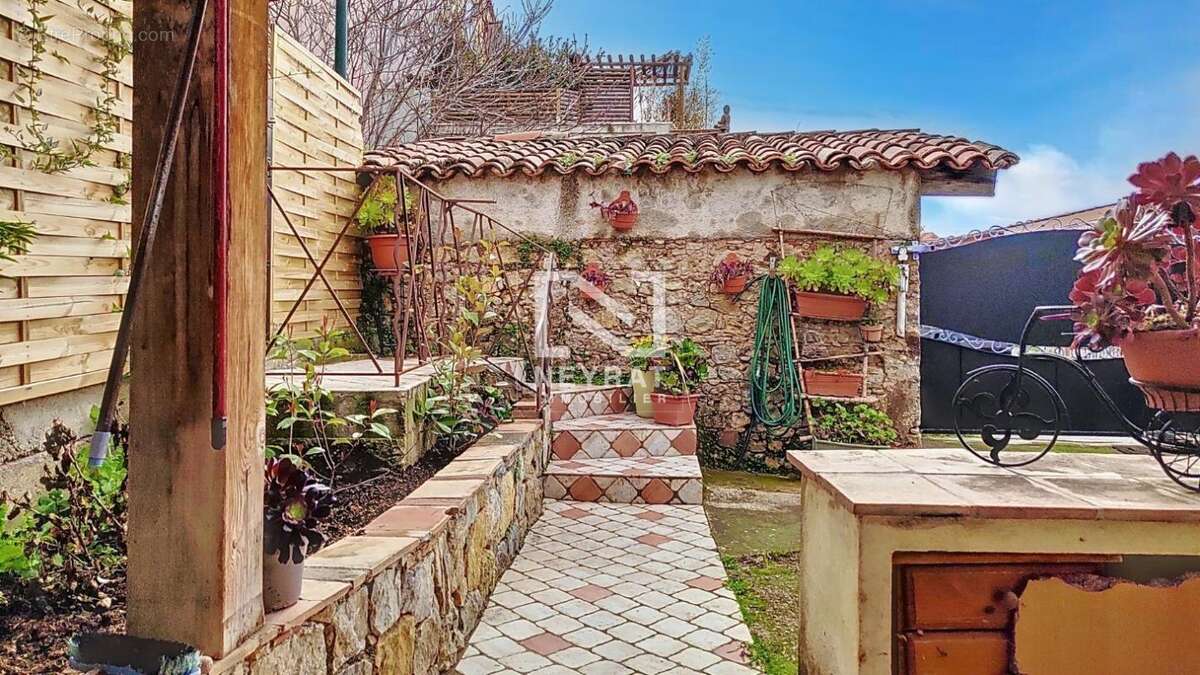 Maison à MONTAUROUX