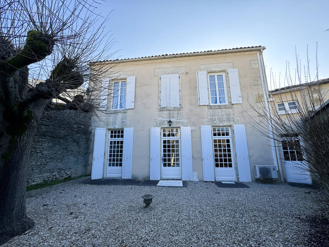 Maison à COGNAC