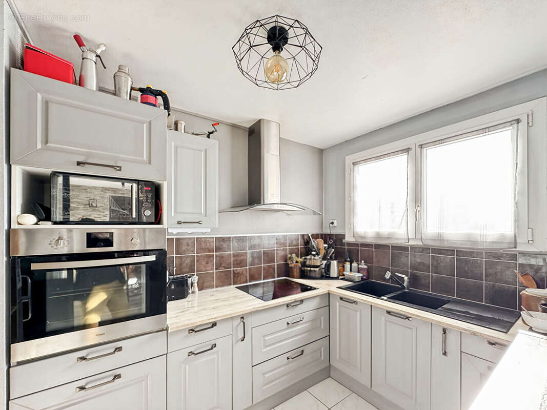 Appartement à SAINTE-GENEVIEVE-DES-BOIS