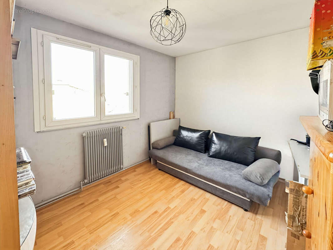 Appartement à SAINTE-GENEVIEVE-DES-BOIS