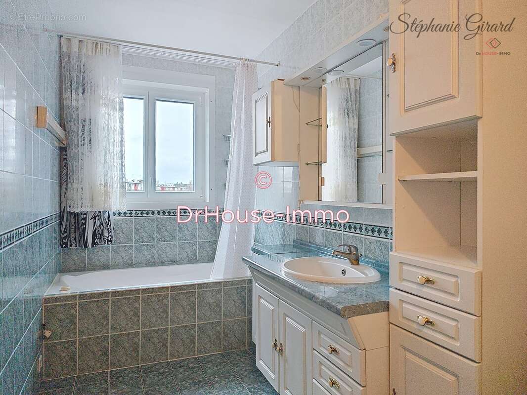 Appartement à SAINT-JEAN-DE-LA-RUELLE